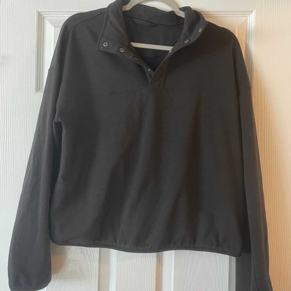 Vuori Dark Charcoal Pullover